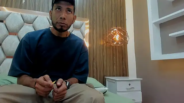 Snapshot of james__walsh chatting on February 2026 07:34:01 PM james walsh online show from February 2026 07:34:01 PM