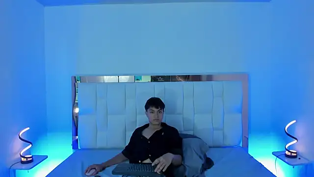 Snapshot of RicciRizzo chatting on February 2026 05:45:01 AM RicciRizzo online show from February 2026 05:45:01 AM