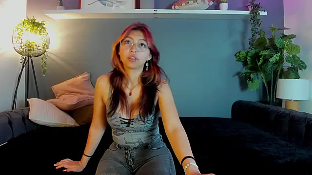 Kira Exe  online show from April 2026 11:40:02 AM