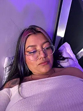 queen of you heart online show from April 2026 05:05:02 PM