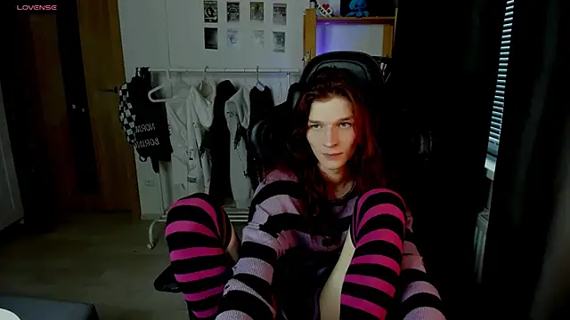 Snapshot of iceseeker2 chatting on April 2026 06:00:02 AM iceseeker2 online show from April 2026 06:00:02 AM