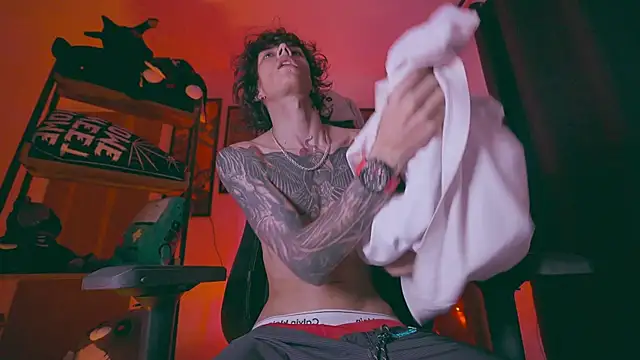 Olliver   y online show from April 2026 11:38:02 PM