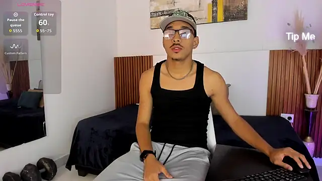 Julian Dark  online show from February 2026 04:28:02 AM