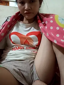 yumyum112 online show from February 2026 01:05:02 PM