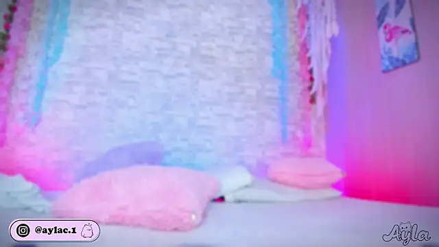 ayla lux online show from March 2026 04:46:02 AM