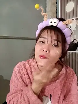 Snapshot of Happy_sweet1 chatting on January 2026 01:33:02 AM Happy sweet1 online show from January 2026 01:33:02 AM