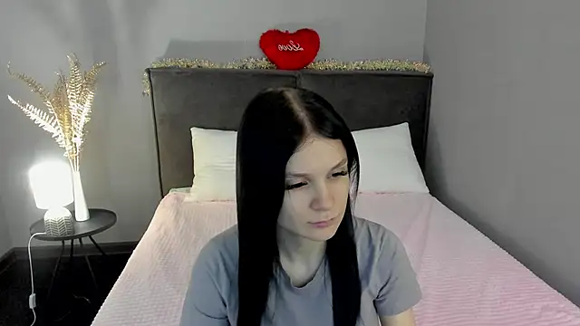 Snapshot of SkinyJoys chatting on February 2026 01:56:02 AM SkinyJoys online show from February 2026 01:56:02 AM