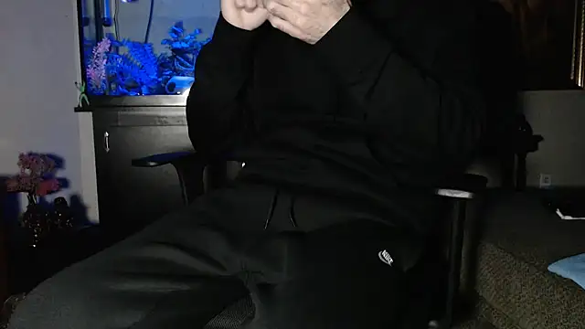 Snapshot of EspanolVato chatting on January 2026 12:11:01 PM EspanolVato online show from January 2026 12:11:01 PM