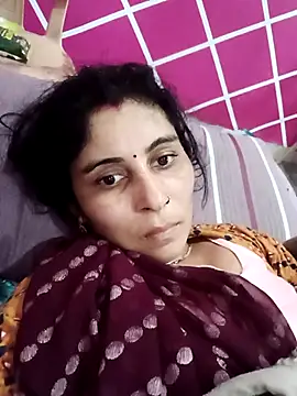 Snapshot of Hot_ree85 chatting on February 2026 04:24:01 AM Hot ree85 online show from February 2026 04:24:01 AM