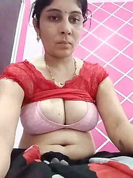 Snapshot of Hot_ree85 chatting on June 2026 02:50:02 PM Hot ree85 online show from June 2026 02:50:02 PM