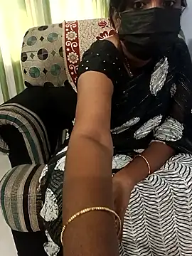 Snapshot of Tinarosy13 chatting on February 2026 08:59:02 AM Tinarosy13 online show from February 2026 08:59:02 AM