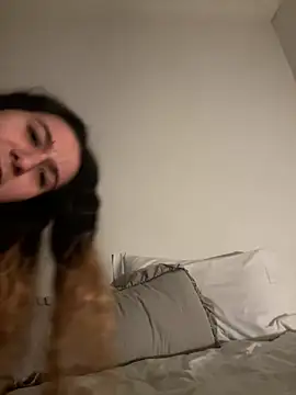 Snapshot of joanaguerreiru chatting on February 2026 10:49:02 PM joanaguerreiru online show from February 2026 10:49:02 PM