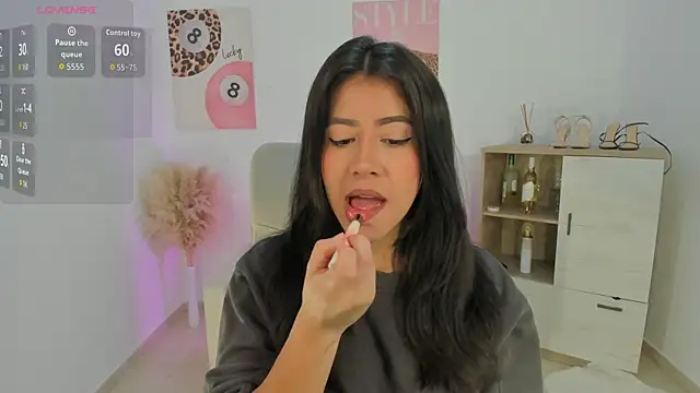 Sussan Monroe online show from April 2026 10:35:02 AM