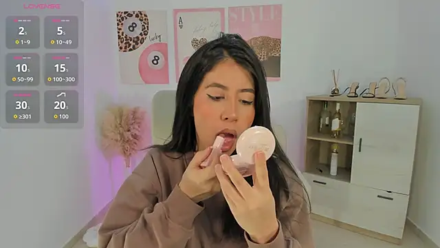 Sussan Monroe online show from April 2026 09:47:01 AM