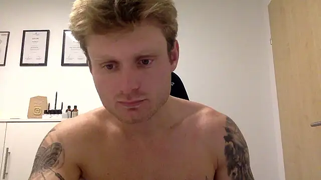 Snapshot of Fitlover1994 chatting on January 2026 07:44:02 AM Fitlover1994 online show from January 2026 07:44:02 AM