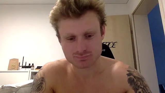 Snapshot of Fitlover1994 chatting on January 2026 08:41:01 AM Fitlover1994 online show from January 2026 08:41:01 AM