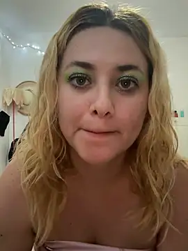 Lililuxx online show from March 2026 07:36:01 AM