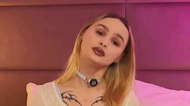 Snapshot of KittyOdley chatting on January 2026 07:12:02 AM KittyOdley online show from January 2026 07:12:02 AM