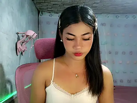 Margalona  online show from April 2026 02:15:01 PM