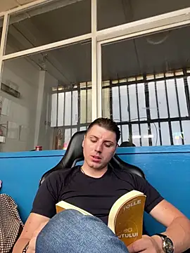 allee2206 online show from April 2026 01:42:02 PM