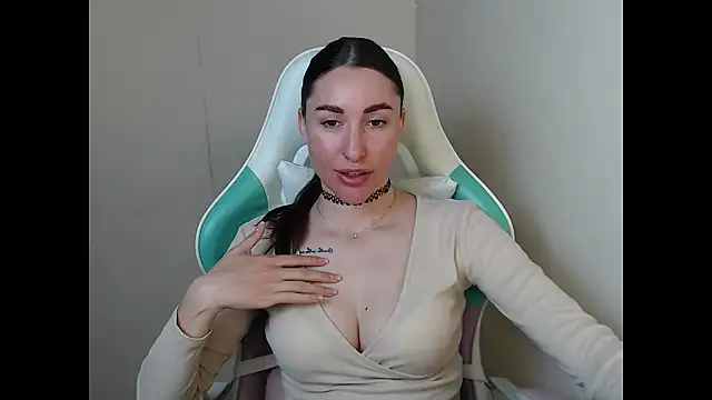 cammila horn online show from April 2026 05:30:01 AM