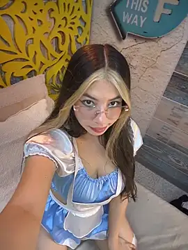 ShyDesireXXX online show from April 2026 09:34:03 PM