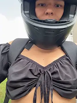 TaylorrHill online show from February 2026 06:58:01 PM