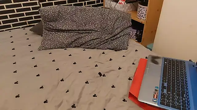 Spatgirl online show from February 2026 02:24:02 PM