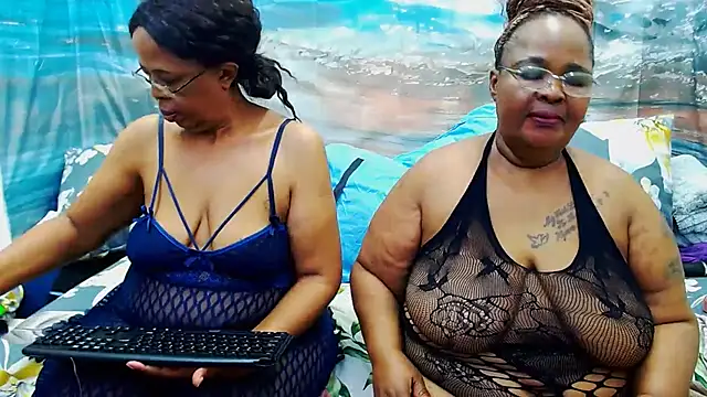 Snapshot of SEXY_MATURExx chatting on June 2026 07:59:02 PM SEXY MATURExx online show from June 2026 07:59:02 PM