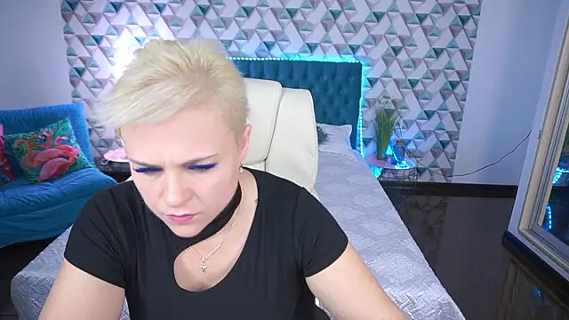 CrystalVibe online show from May 2026 06:10:02 AM