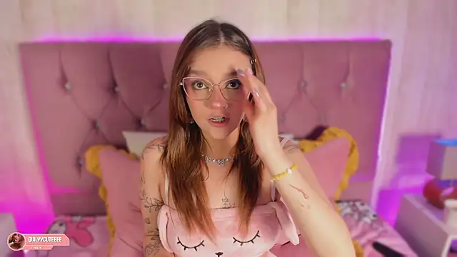 alyy cut3 online show from April 2026 09:39:33 PM