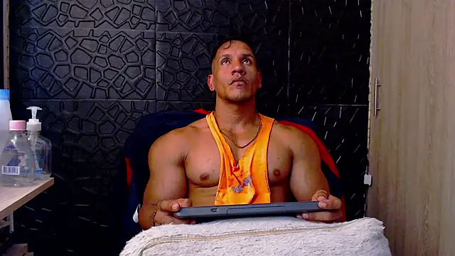 Snapshot of viktor_herrera chatting on February 2026 04:11:02 PM viktor herrera online show from February 2026 04:11:02 PM