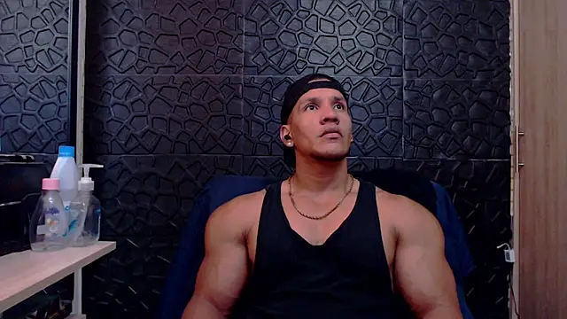 Snapshot of viktor_herrera chatting on February 2026 03:41:02 PM viktor herrera online show from February 2026 03:41:02 PM