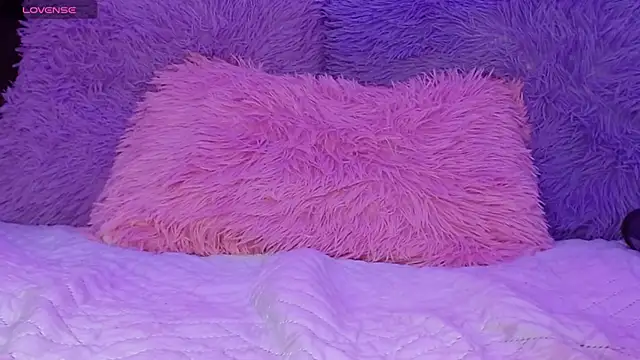 littlekiara4u   online show from February 2026 10:14:01 AM