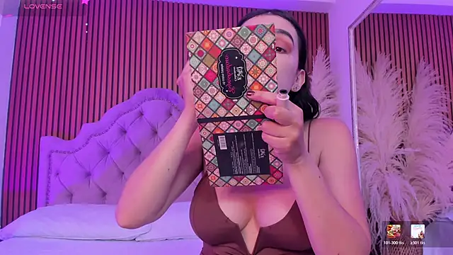 Violett hott  online show from February 2026 12:56:02 PM