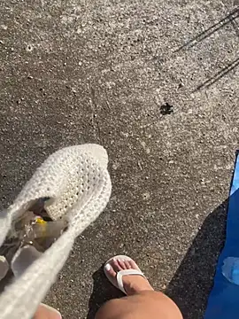 joel852 online show from April 2026 06:35:01 PM