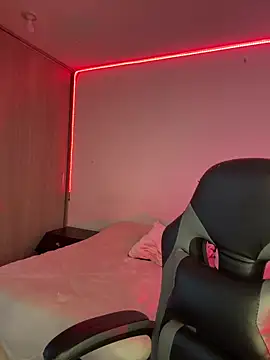 crystal dlun online show from April 2026 06:38:01 PM