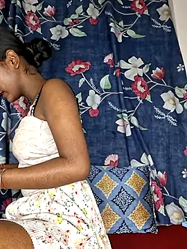 Royal-girl78 online show from February 2026 04:56:01 PM