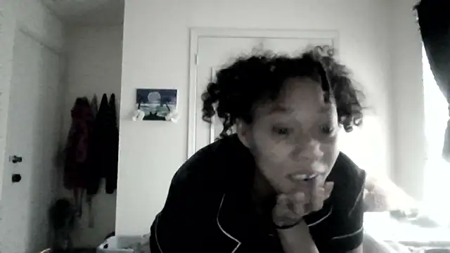 Snapshot of Tamiii420 chatting on April 2026 02:14:02 PM Tamiii420 online show from April 2026 02:14:02 PM