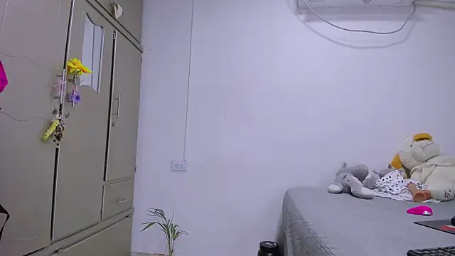 vennuss19 online show from April 2026 12:32:01 AM