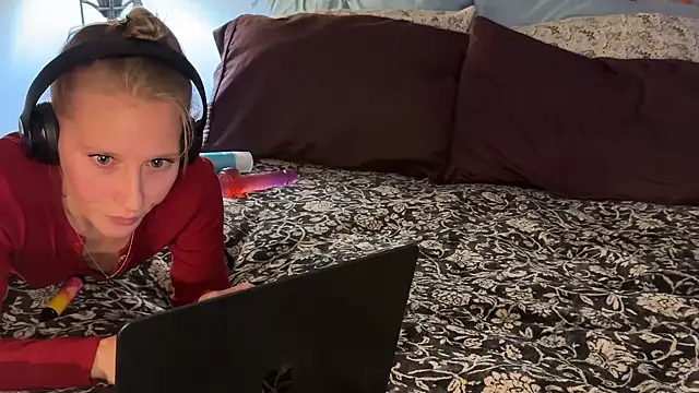 Snapshot of mysunidreamss chatting on January 2026 02:05:01 AM mysunidreamss online show from January 2026 02:05:01 AM