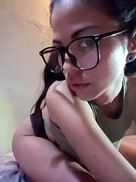 Chiquitoperopeligroso4 online show from April 2026 04:46:02 AM