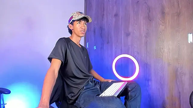 neitan miller  online show from February 2026 01:18:02 PM