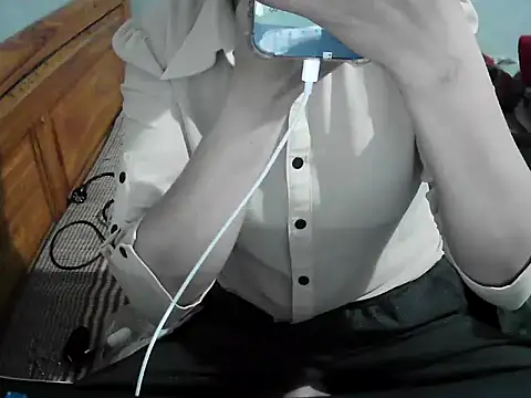 Snapshot of Ana_2023 chatting on February 2026 01:32:02 PM Ana 2023 online show from February 2026 01:32:02 PM