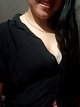 Nelina- online show from January 2026 12:11:01 PM