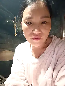 Snapshot of yu--yo chatting on February 2026 12:05:02 AM yu--yo online show from February 2026 12:05:02 AM