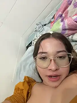 Snapshot of AliciaWhite_nt chatting on June 2026 01:08:02 AM AliciaWhite nt online show from June 2026 01:08:02 AM