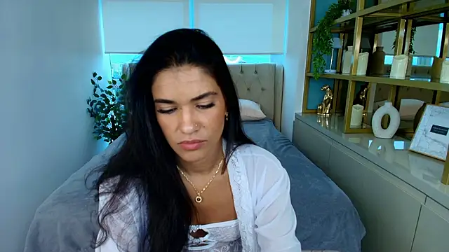 Maxine Spencer online show from February 2026 07:56:02 PM