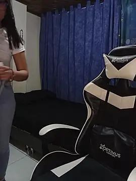 Snapshot of _Queen_love2 chatting on January 2026 11:19:01 PM Queen love2 online show from January 2026 11:19:01 PM