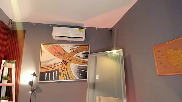 ailann  online show from April 2026 09:39:33 PM